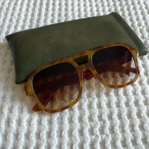 Aviator glasses from aire